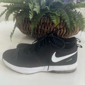 Nike Airmax Typha 2 AO3020–001 men 12 black training shoes FLAW